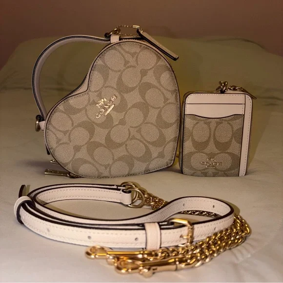 Coach Heart Crossbody Bag + Card Holder Set in Canvas Chalk Signature - Picture 3 of 14